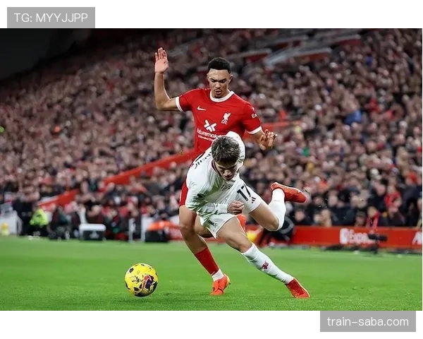 伊萨克与沃特金斯的终结效率差异：战术角色如何塑造射门选择与得分表现